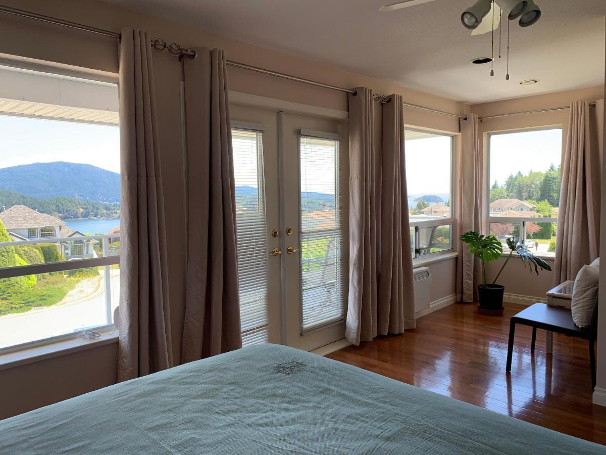 Bay Mountain Lookout Suites Gibsons Exterior foto
